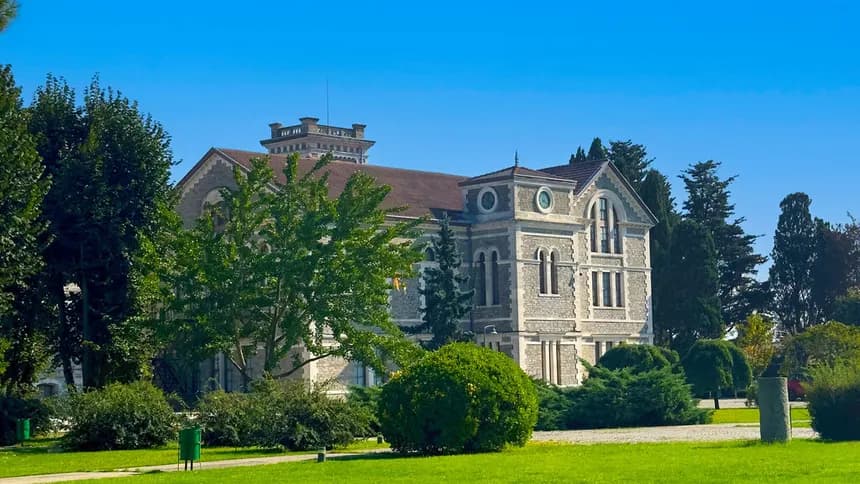 BOĞAZİÇİ ÜNİVERSİTESİ kampüsü